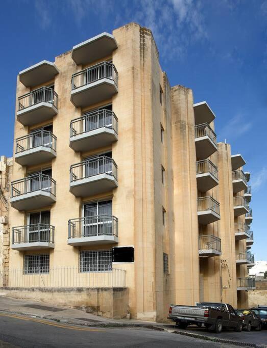 3 Bedrm Apt Seaview Balluta Bay Sliema Esterno foto